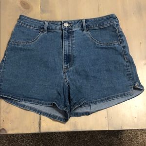 High waisted light wash denim shorts